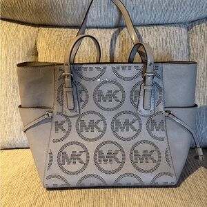 Michael Kors Voyager Tote